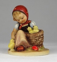 1Q684 old hummel little girl feeding chicks porcelain figure tmk1