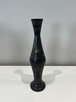 Fekete festett réz CAPRI gravírozott  díszes váza
