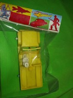 Trafikáru Hungarian bazaar goods unopened packed large Russian ww ii.Gaz jeep yellow 12 cm according to pictures 1