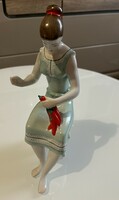 Hollóházi porcelán Paprikafűzőnő figura