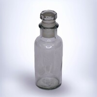 Átlátszó gyógyszeres üveg