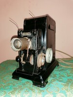 Movie projection machine