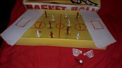 1970.Extremely rare spring basketball plastic sport with complete game box, 50 x 30 cm playing area.