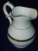 Gold feathered porcelain jug
