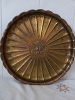 Large wall bowl made of copper alloy, decorated with a convex flower in the middle HUF 9,500