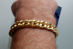 Gold-plated heavy chain bracelet stainless steel with thick 18k gold plating.