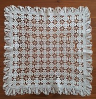 Square crochet spreader with ruffled edge