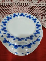 Lowland porcelain plates with Piri pattern (blue varia).