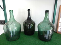 3 db zöld butélia,a képen látható állapotban,,42 cm magas,,NR 1.