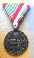 War medal sword and shield with matching war ribbon t1