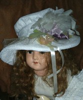 Baby hat with small bag / white