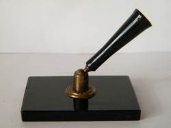 Vintage vinyl fountain pen holder on black onyx base