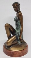 Czobor Sándor "Lány féltérden" c. bronz, eredetiségigazolás, ingyen posta