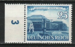 Postal clerk reich 0220 mi 767 the edge of the arch is pleated EUR 6.00