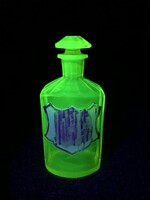 Uranium glass uranium green 1 liter medicine bottle