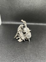 Ezüst miniatűr bőgőző méh figura