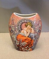 Mucha's Vase (1771)