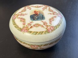 A round porcelain box decorated with József Ferenc's face (mz austria)