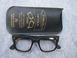 Including retro glasses case