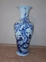 Chinese blue-white porcelain floor vase, 60 cm high.