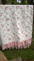 Quilted bedspread with flower pattern, 230x220 cm + frill decorative good piece.