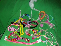 Retro girly game pack game trinkets beads jewelry many pieces in one according to the pictures 1.