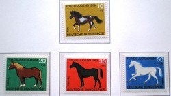 N578-81 / Németország 1969 Ifjúságért : Lovak bélyegsor postatiszta