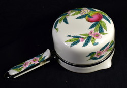 French porcelain body and handle sauce maker (?) Decorative dish