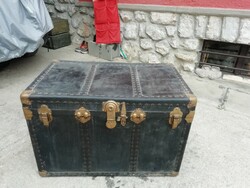 Antique boat chest 90cm x 59cm x 53cm in the condition shown in the pictures 67.