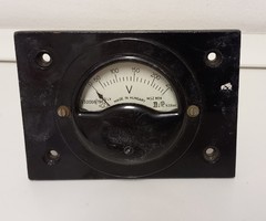 Retro vinyl voltmeter 1963 according to Hungarian standards, untested.