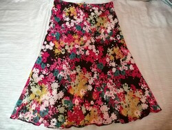 Women's skirt with a colorful pattern at the waist size 44