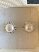 New! Beautiful cultured pearl 925 hallmarked silver earrings. With sparkling zirconia stones around.