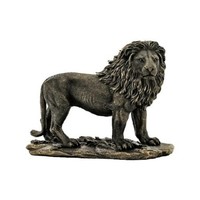 Lion statue (24500)