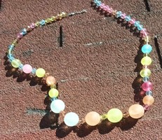 Impressive multicolored pearl string necklace