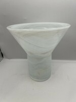 Üveg váza, Ajka, 17 x 17 cm-es nagyságú.matt fehér. 5117