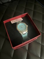 Elegant women's turquoise wristwatch
