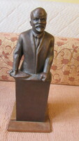 Statue of Lenin speaking