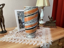 Gorka Lívia - Spirálcsíkos hibátlan művészi vázája .