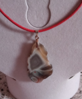Agate pendant with leather cord