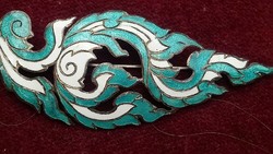 Brooch decorated with antique leaf-shaped tendrils and enamel with Siam mark! 1930