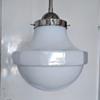 Art deco nikkelezett mennyezeti lámpa felújítva - nagy méretű, ritka formájú tejüveg búra