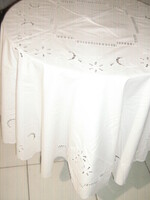 Beautiful white flower embroidered rosette round tablecloth