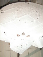 A beautiful rosette white tablecloth