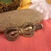 Cloth clip with marcasite stone
