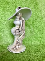 Hölgy kalapban! Kertész Klára!