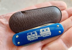 Victorinox pocket knife with case