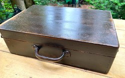 Kisméretű régi fa bőrönd, koffer, régi iskolatáska