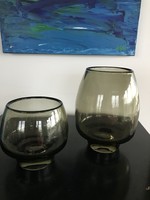 2 db művészi üvegváza, Wagenfeld design-szerű barna pohárváza (20/D)