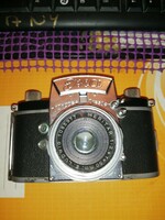 For sale together, 3 retro cameras and 1 flash!