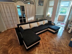 Modern, nagyméretű U alakú kanapé